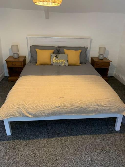 Bryndegwel In Saint Dogmaels, Cardigan- River Views, Free Parking Esterno foto